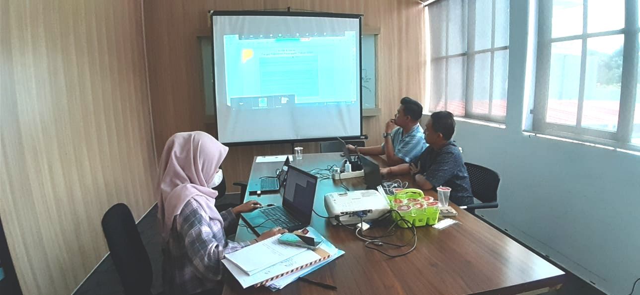 Meningkatkan Produktivitas Melalui Marketing Meeting Mingguan di PT Deta Sukses Makmur, Semarang